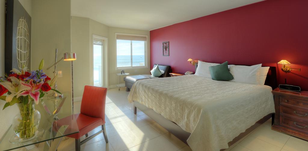 The Oceanfront Stay On Miramarbeach Hmb El Granada Eksteriør billede
