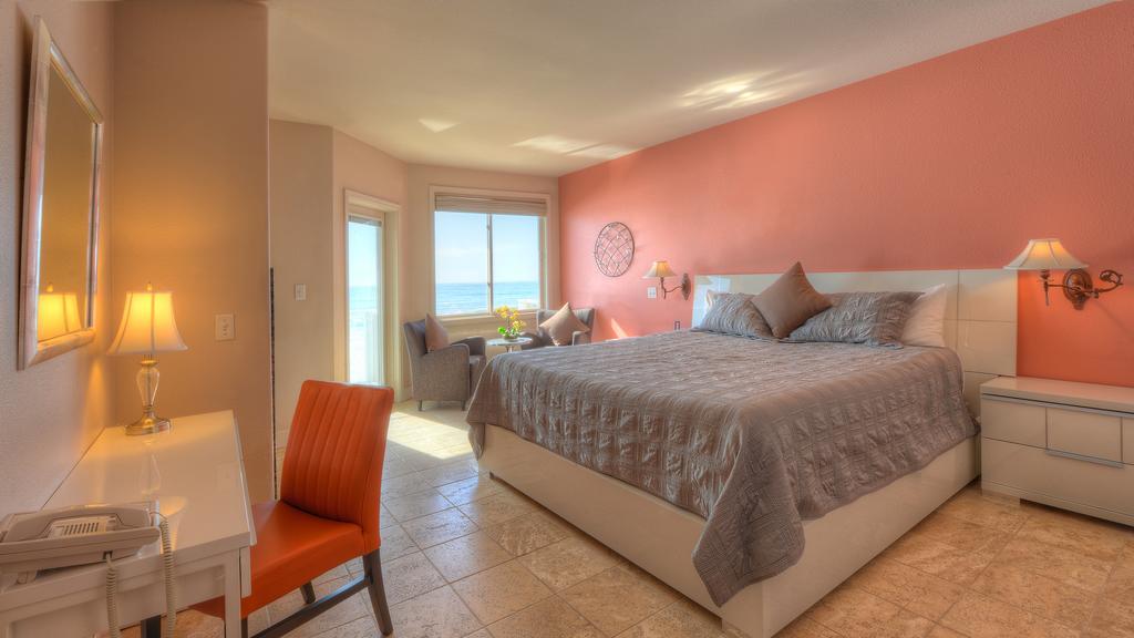 The Oceanfront Stay On Miramarbeach Hmb El Granada Eksteriør billede