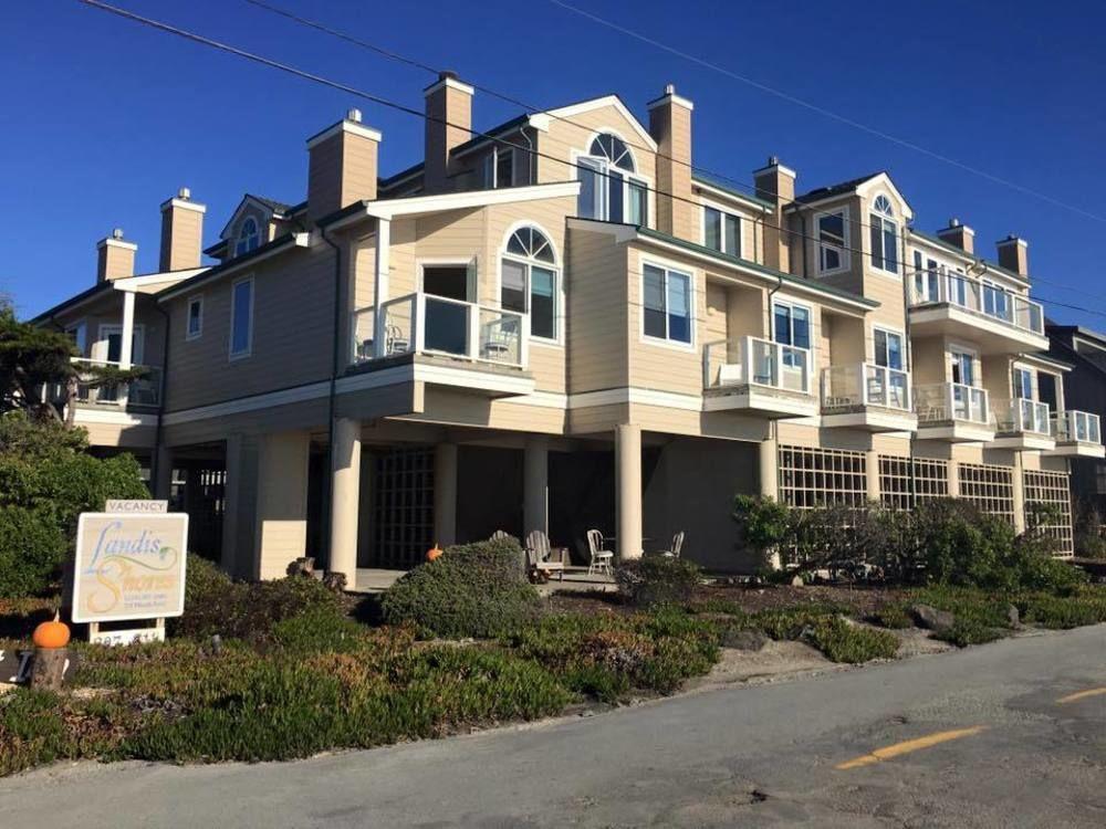 The Oceanfront Stay On Miramarbeach Hmb El Granada Eksteriør billede