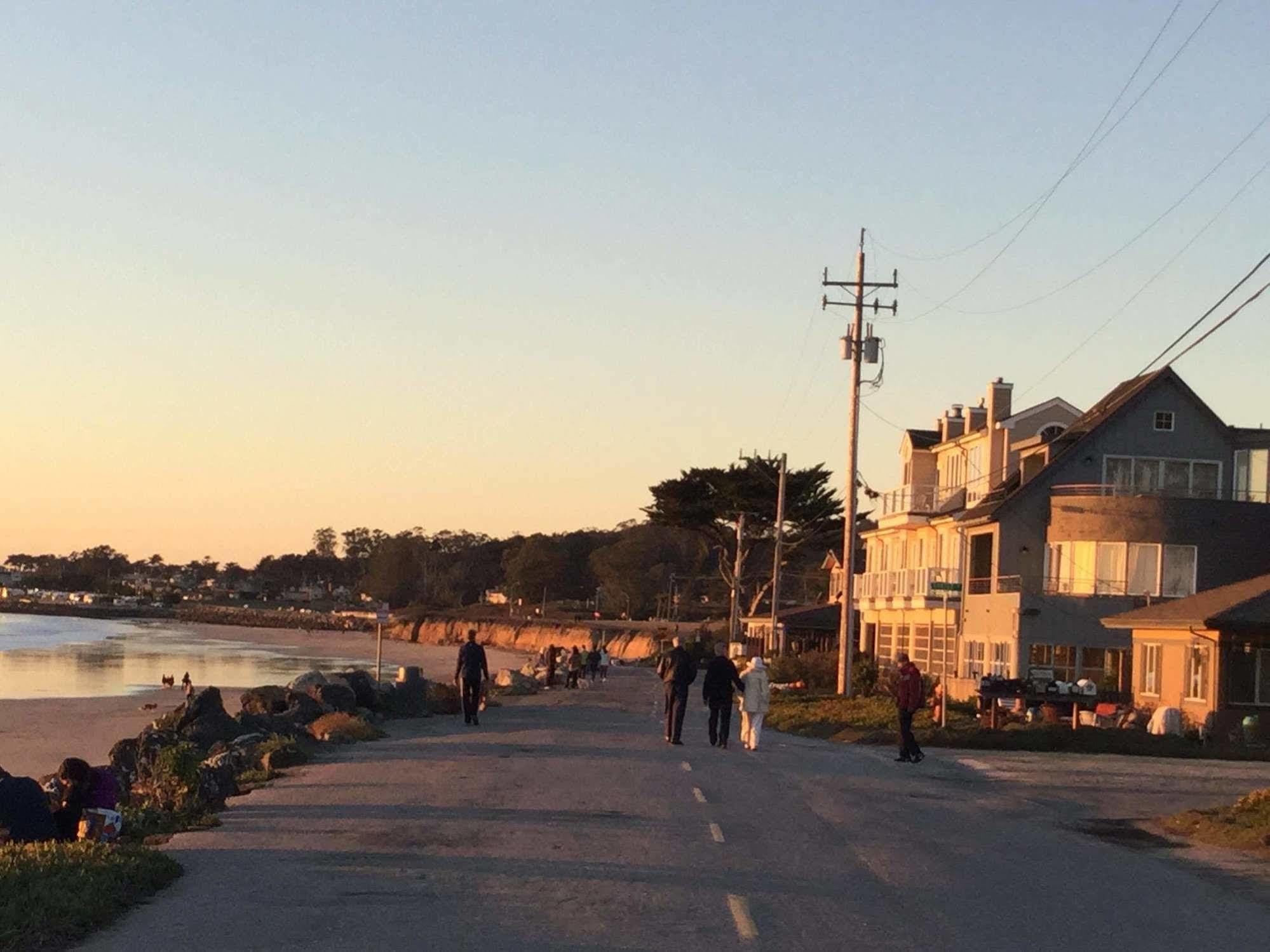 The Oceanfront Stay On Miramarbeach Hmb El Granada Eksteriør billede